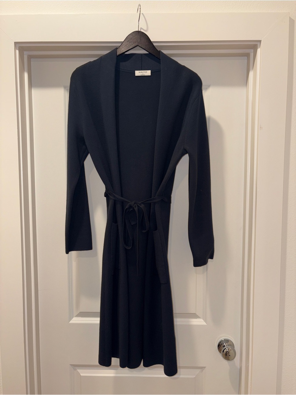 Aritzia Babaton TY Cardigan Dark Night Navy Size Medium - Picture 3 of 13